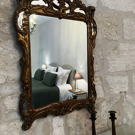 N15 - Les Confidences - D'hotes * Avignon